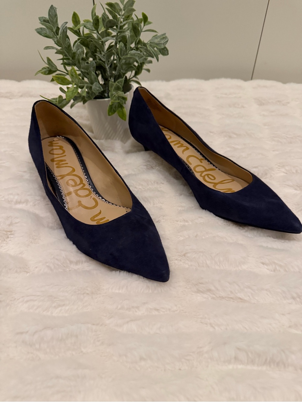 Sam Edelman Navy Suede Pointed Toe Kitten Heels Size 10